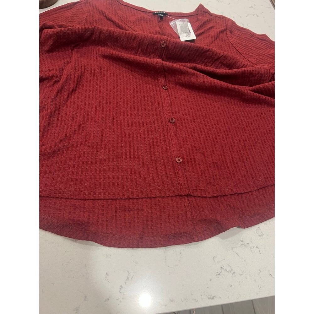 NWT Button down top Torrid 2 - Picture 4 of 5
